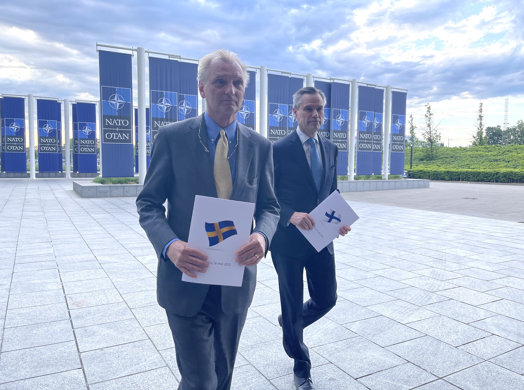 Swedish and Finnish Ambassadors to NATO submitting their application to NATO (Sweden at NATO). Source: https://twitter.com/SwedenNato/status/1526803766174949377/media_tags
