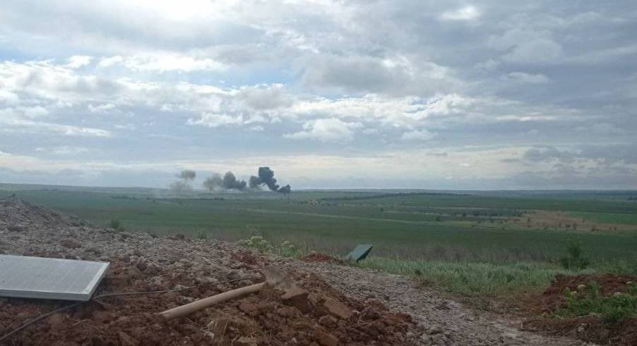 A Su-25 shot down in Luhansk, rumored to be Botashev's aircraft (Rob Lee). Source: https://twitter.com/RALee85/status/1528394404393848838