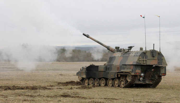 Germany, Portugal Send Howitzers to Ukraine, Scholz Promises More Weapons