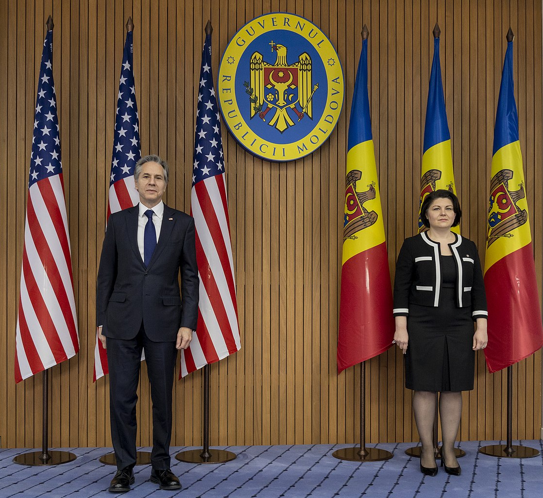 U.S. Secretary of State Antony J. Blinken meets with Moldovan Prime Minister Natalia Gavrilita in Chisinau, Moldova on March 6 (U.S. Department of State from United States, Public domain, via Wikimedia Commons). Source: https://commons.wikimedia.org/wiki/File:Secretary_Blinken_Meets_with_Moldovan_Prime_Minister_Natalia_Gavrilita_(51920317077)_(cropped).jpg