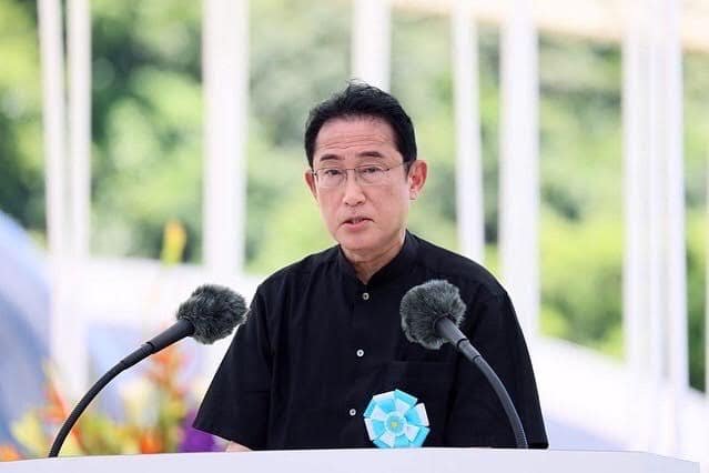 Japanese Prime Minister Fumio Kishida speaking at the remembrance ceremony of the Battle of Okinawa (岸田文雄). Source: https://www.facebook.com/kishdafumio/posts/pfbid02pqERqNp7nGPhdD66C22zy5HodcedQN6r4b2BcPSMm5tpvc21cxg2g9W7H2KGY36Jl