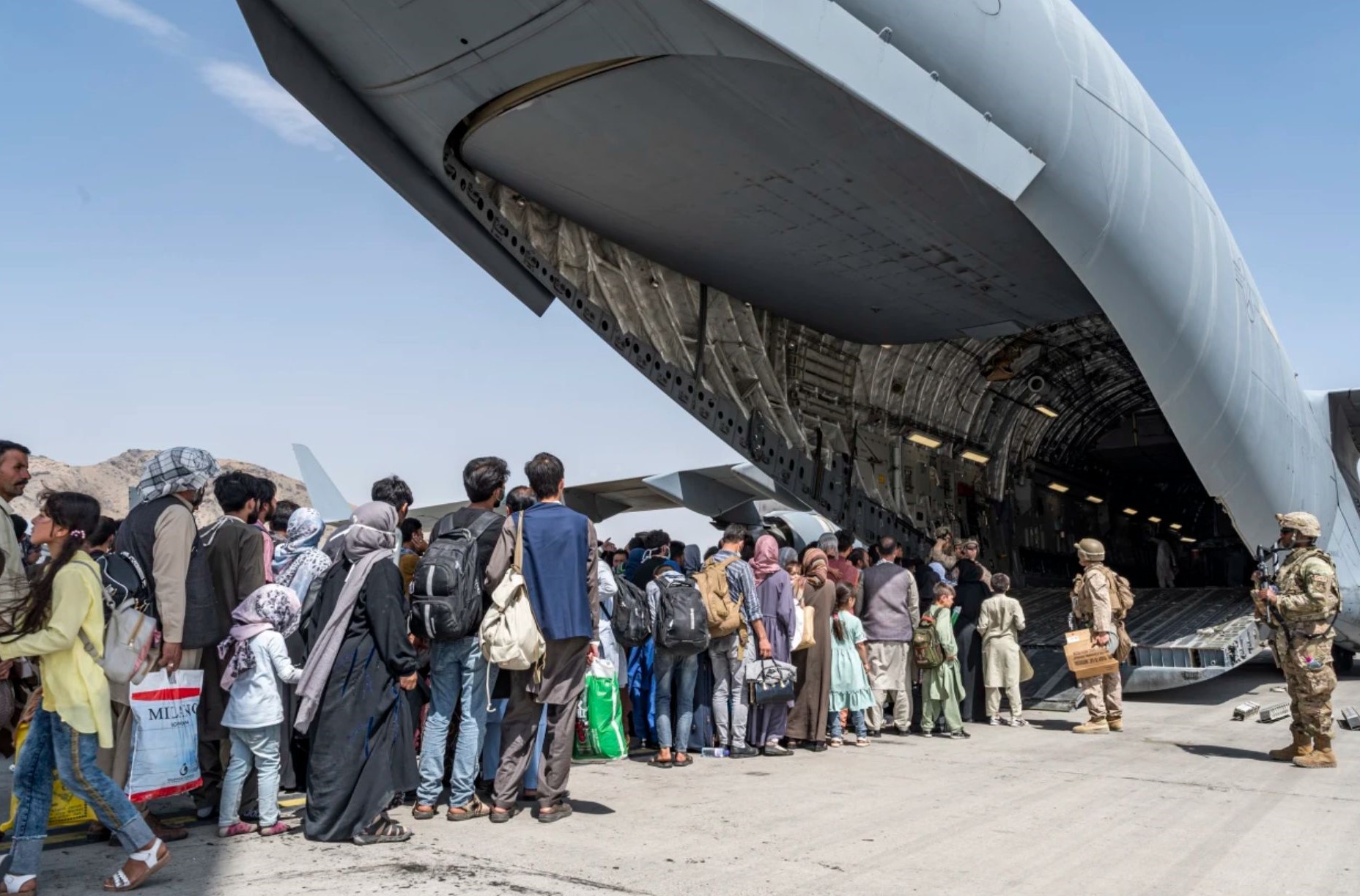 Air Force Clears C-17 Crew That Flew With Human Remains in Wheel Well