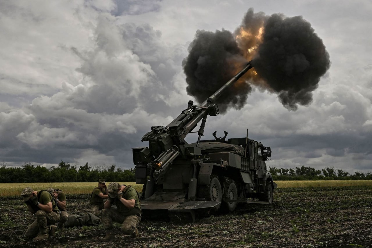 A French-donated "Caesar" Howitzer in use by the Ukrainian forces somewhere in Donetsk (Ukraine News Live). Source: https://twitter.com/UkraineNewsLive/status/1537084056764039175