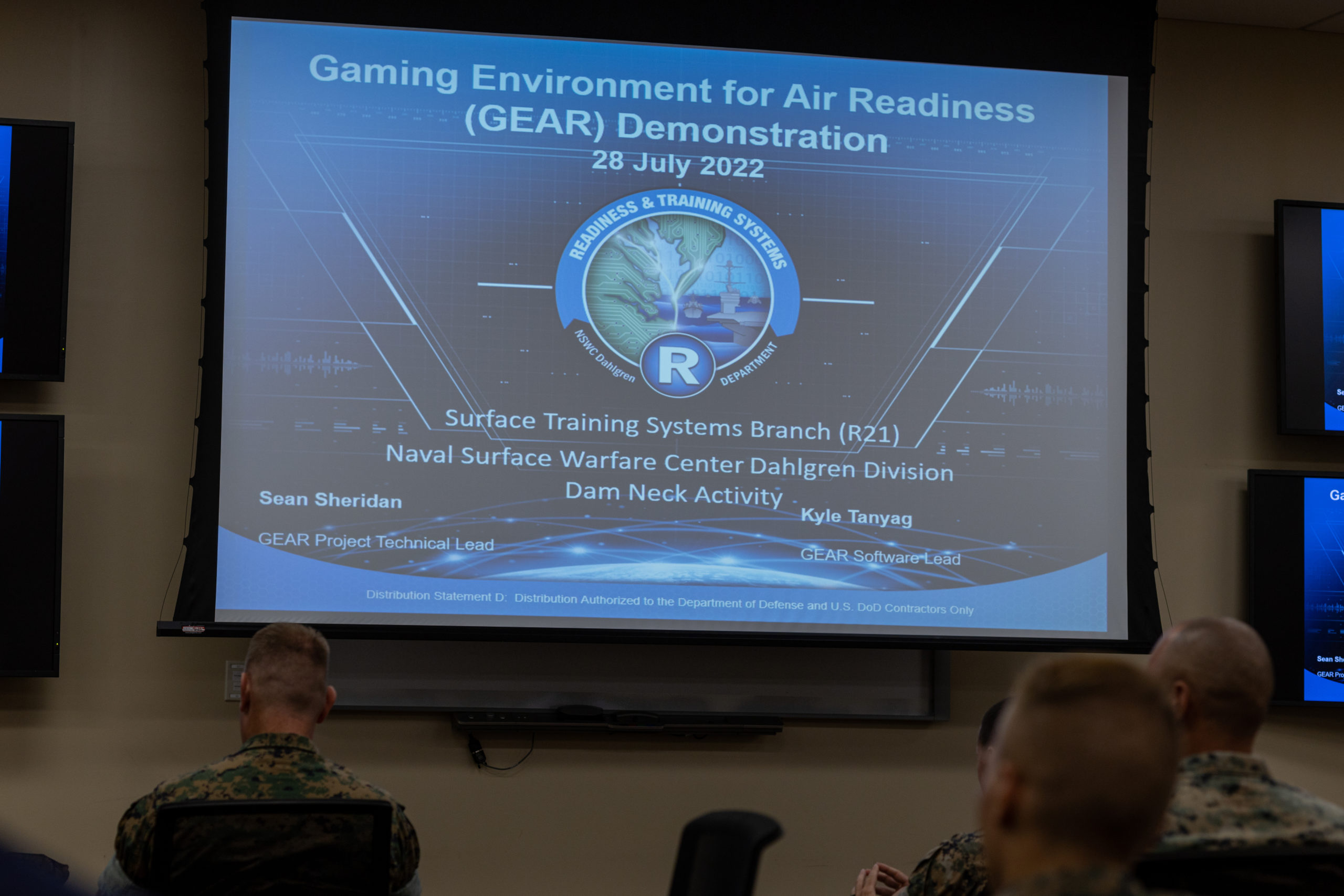 2MAW Marines Train Using Video Games
