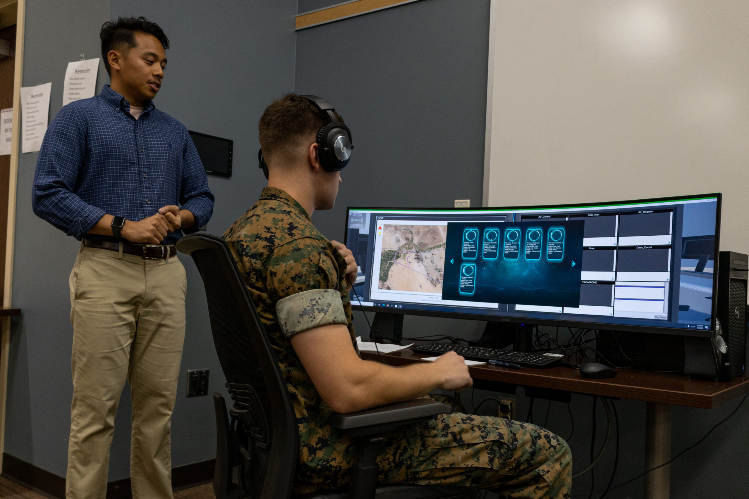 2MAW Marines Train Using Video Games