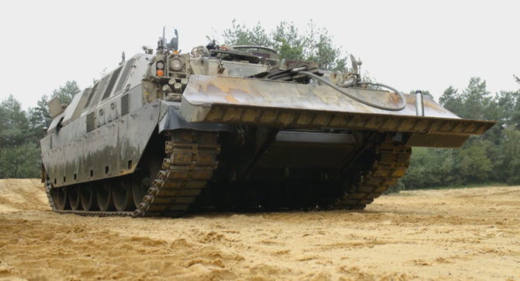Meet Britain’s Tank Medic: The Challenger Armored Repair Vehicle