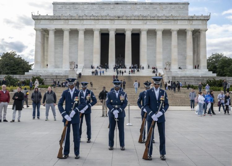 US Air Force Honor Guard Drill Team Wows Crowd at Lincoln Memorial