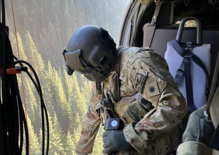 Washington National Guard Aircrew Rescues Injured Hiker