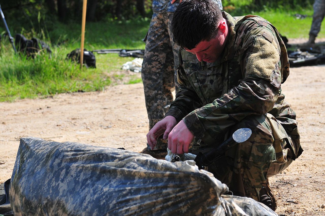Quick Survival Guide: Food, Bunker and Other Essentials for a Doomsday Scenario