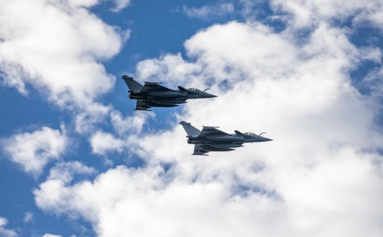The Pic of the Day: Two French Rafale Fighter Jets Fly High