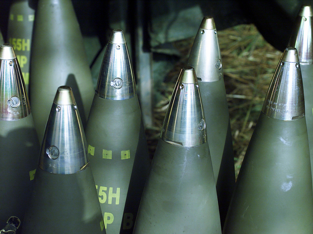 155mm artillery rounds