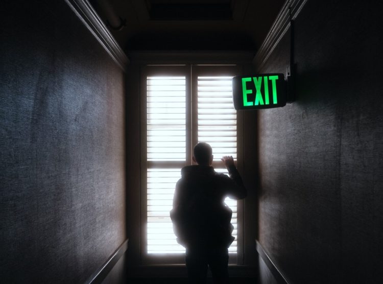 ‘Cold Fear’ Excerpt Preview: ‘Gun Fight in a Pitch Black Hotel Room’