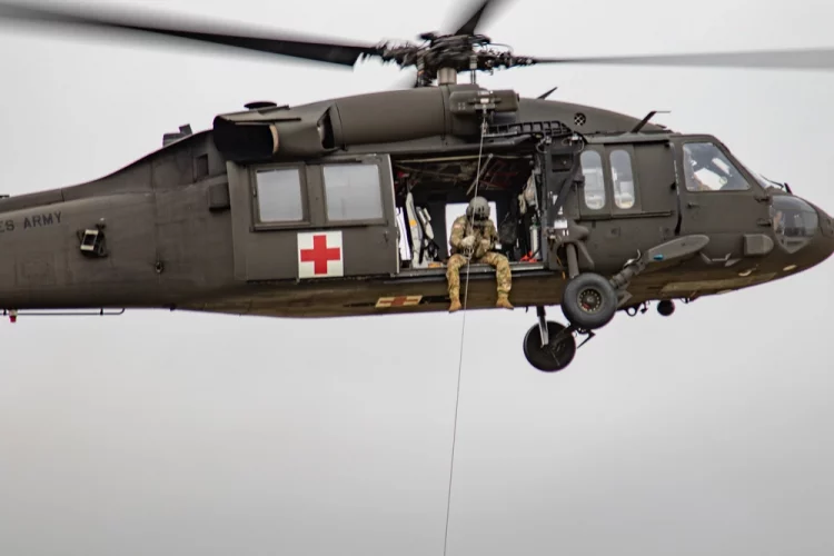 USAAAD Rescues Two Civilians Near Mount Adams With a Black Hawk Helicopter