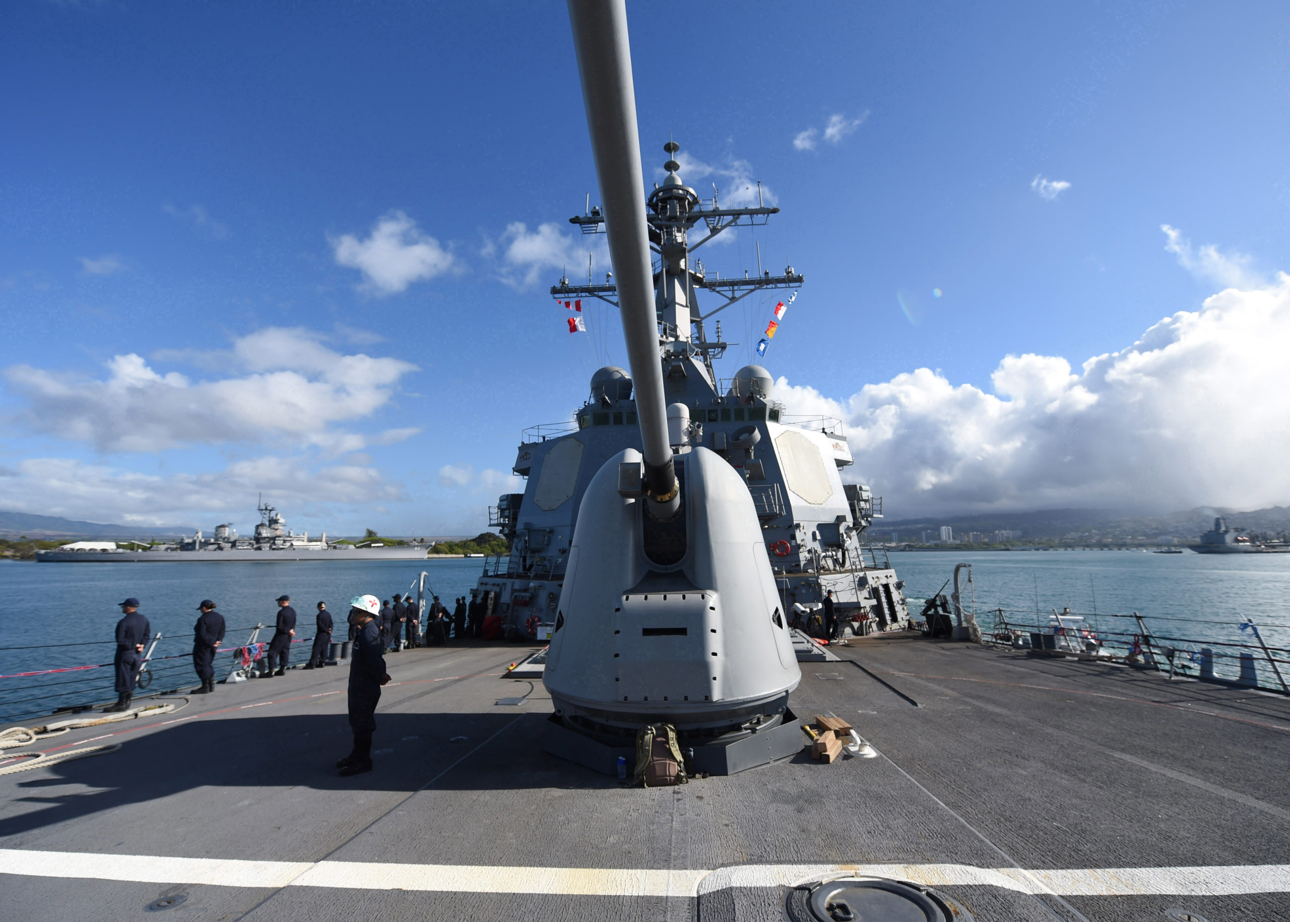 Arleigh Burke-class destroyer DDG 70