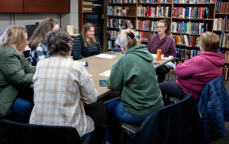 Members of Blue Star Mothers of Iowa Plan For Coming Year