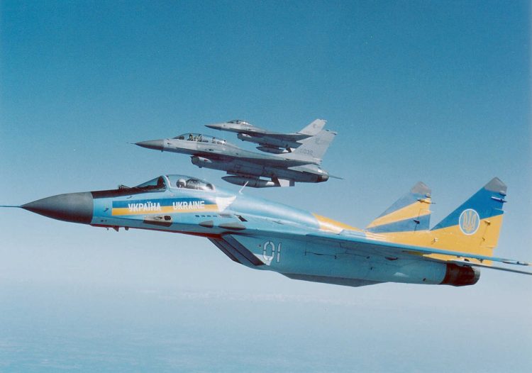 Aerial Warfare: Russian Pilots Down 5 Ukrainian Su-27s and MiG-29s