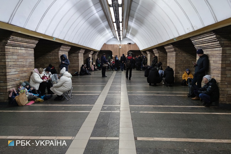 Ukrainians hide in subway station amid ongoing war