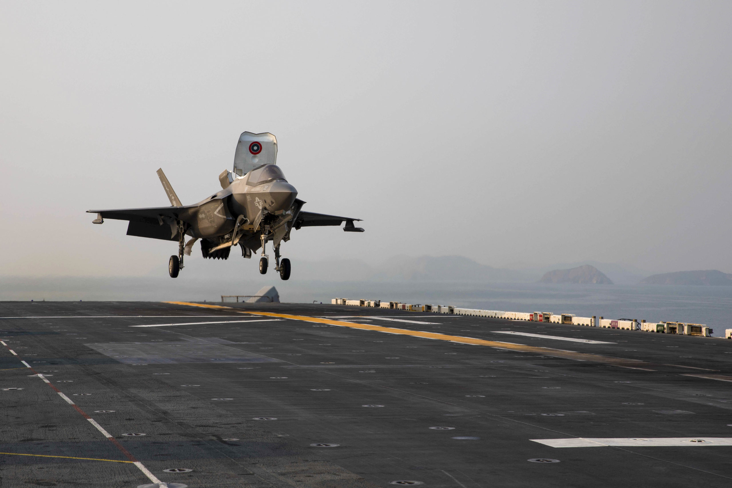 F-35 Lands on Makin Island