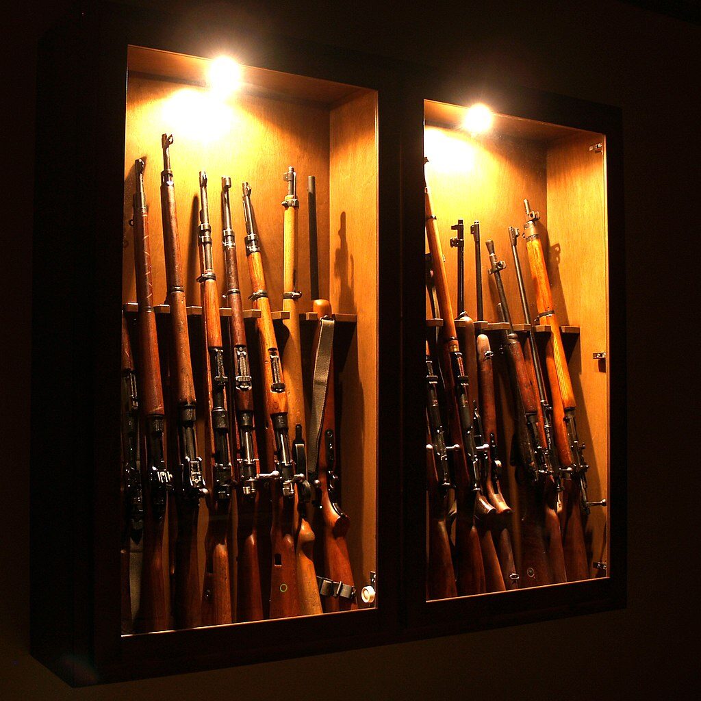 Gun cabinet