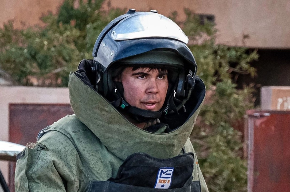 Pic of the Day: Explosive Ordnance Disposal Soldiers Clear Air Force Range