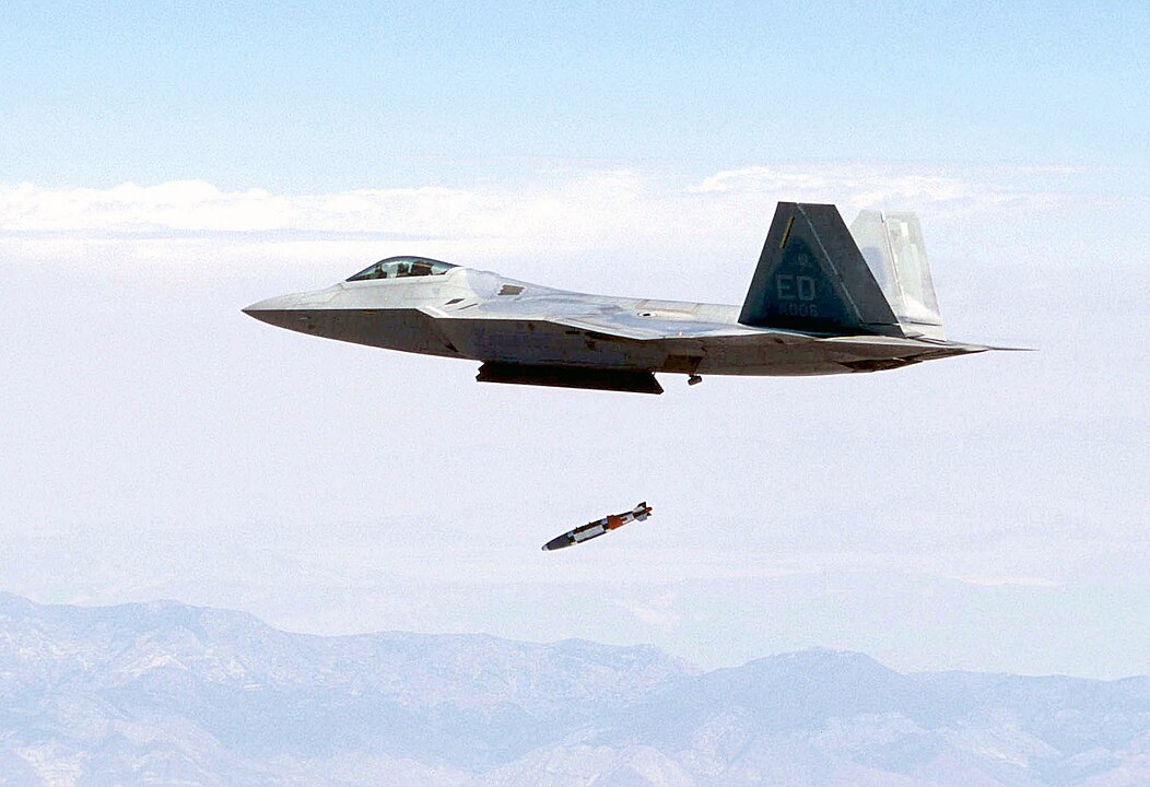 F-22-JDAM