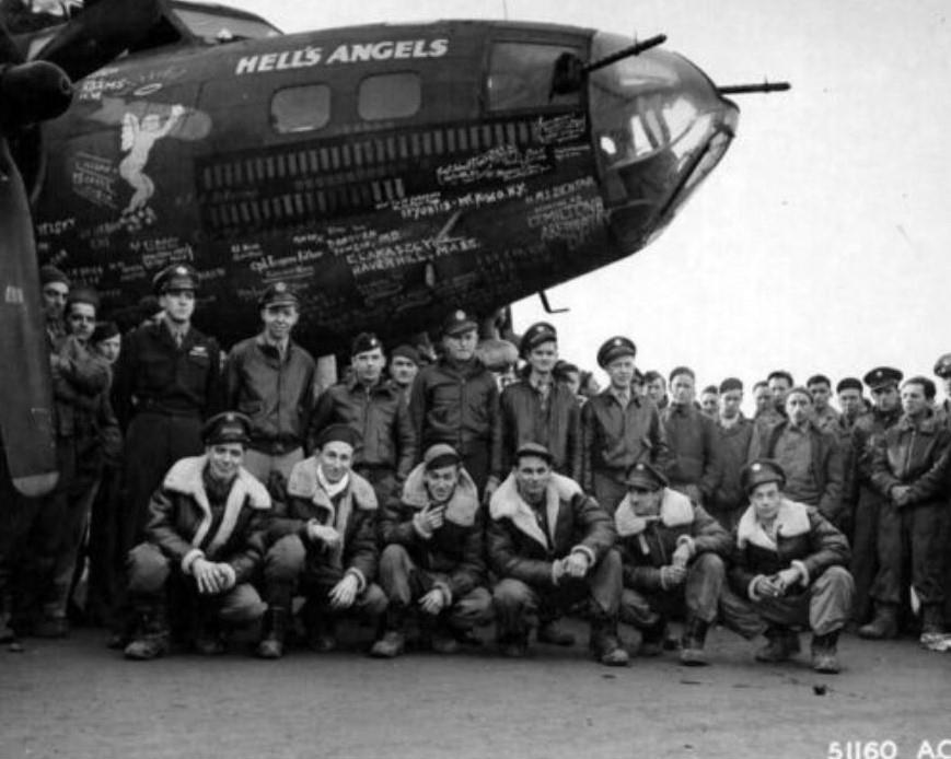 A B17 and her crew