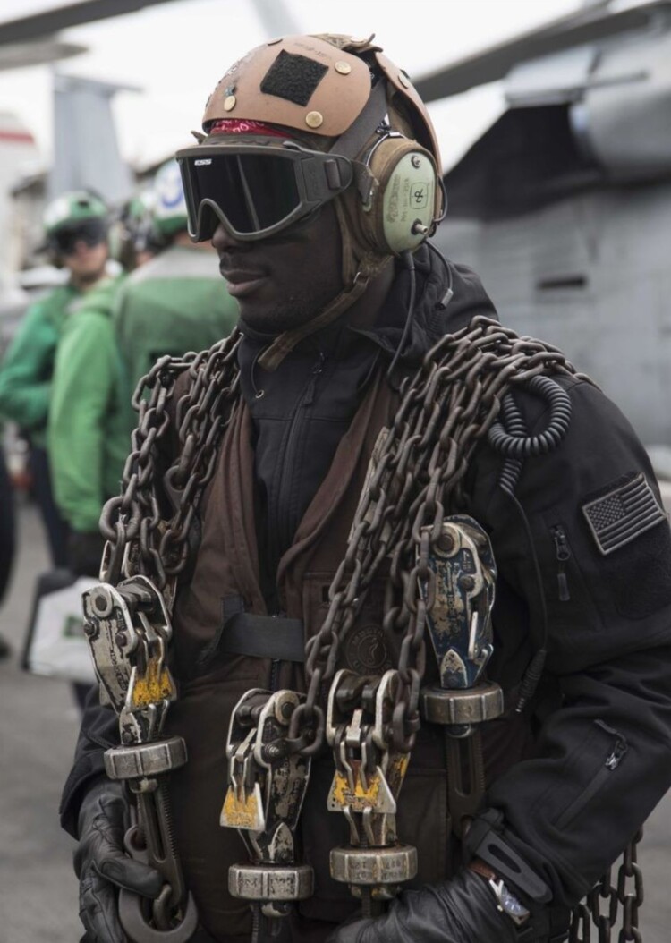 SOFREP Pic of the Day: US Navy Deck Crewman Carries the Load