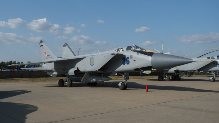 Russian MiG-31 Fighters Practice Dogfighting in the Stratosphere Over Barents Sea