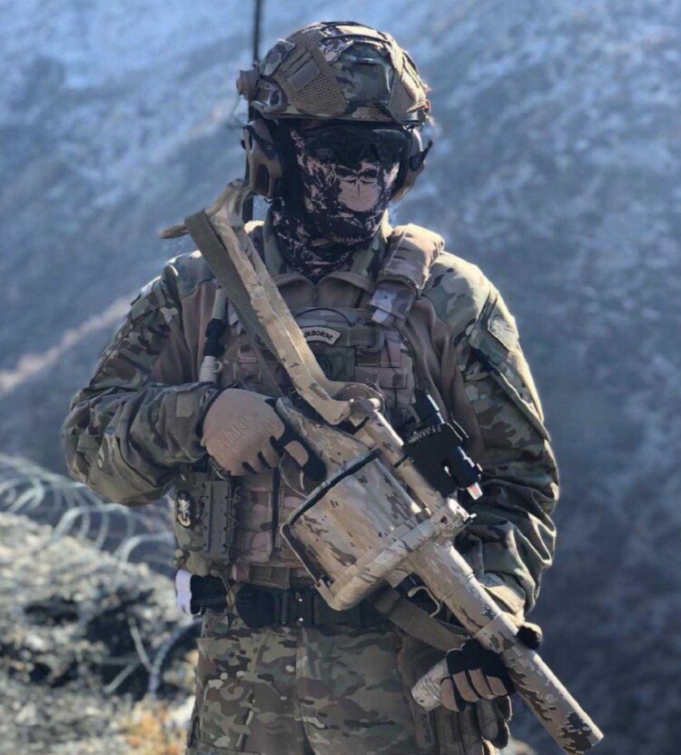 SOF Pic of Day: Iran’s Islamic Revolutionary Guard Troops ‘Fatehin’ Soldier in the Zagros Mountains