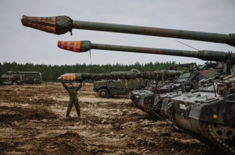 Pic of the Day: German Self Propelled Howitzers in Pabradė Lithuania During Exercise Ramming Bull