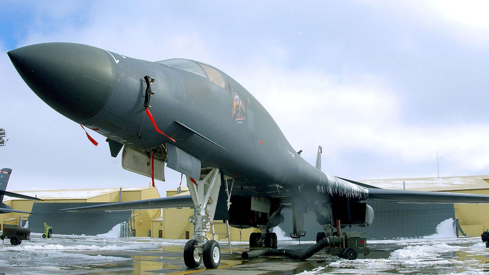 B-1B bomber aircraft