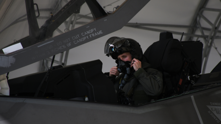 The High-Tech Helmet Revolutionizing Modern Warfare: Lockheed Martin’s F-35 Marvel
