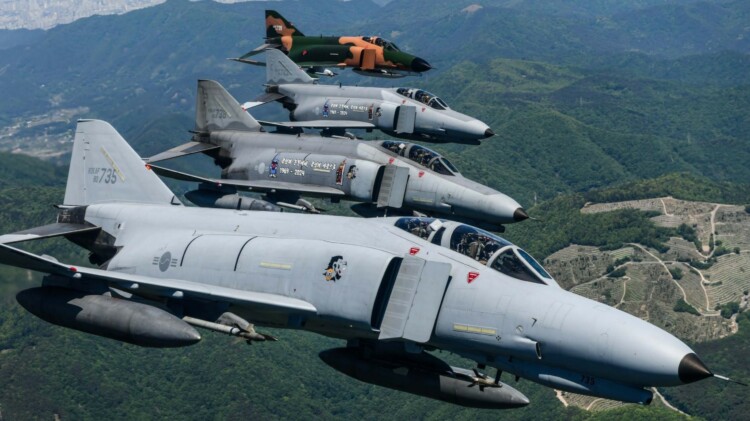 SOFREP Pic of the Day: Farewell Flight of the Phantoms