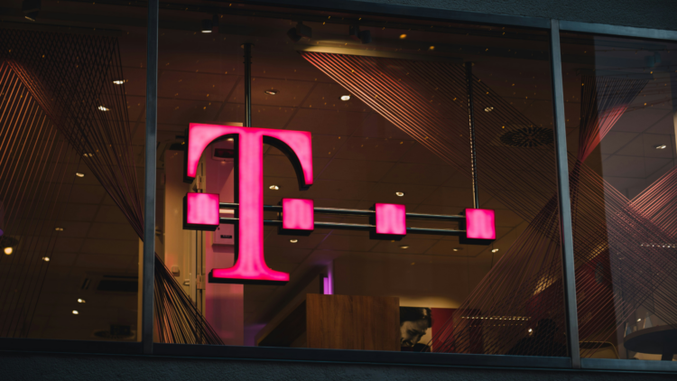 US Navy Taps T-Mobile for Enhanced Wireless Support Services