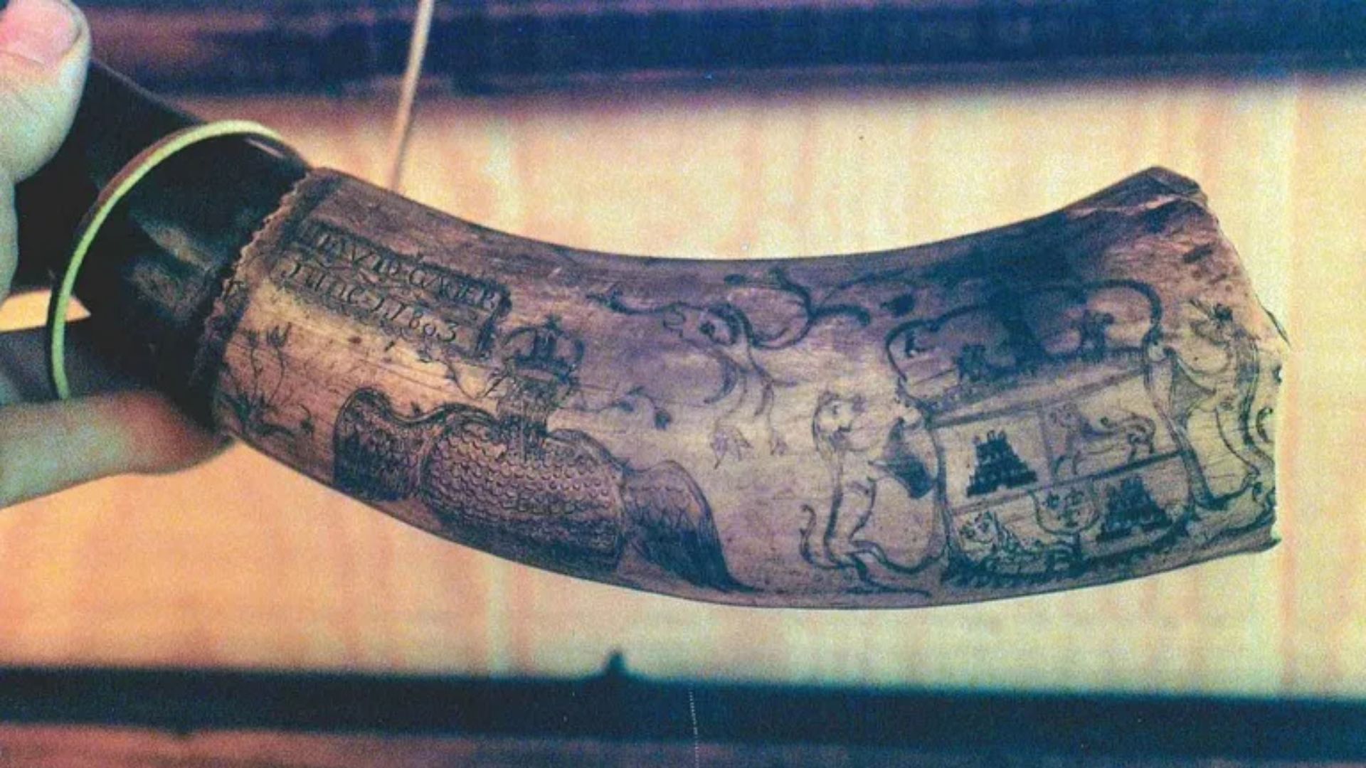 historical Powder horn