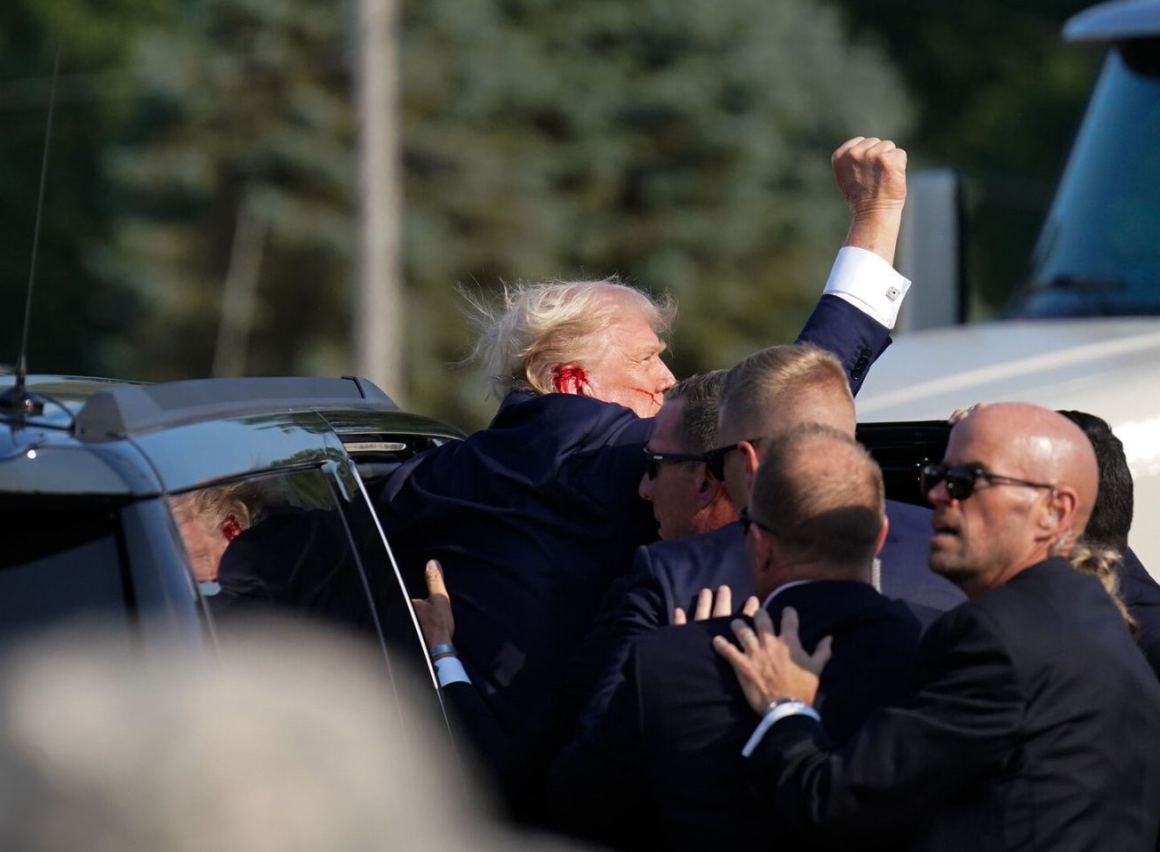 Trump put in vehicle