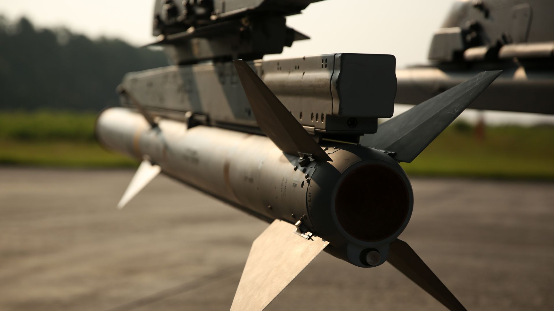 AMRAAM missile