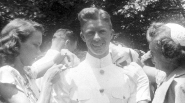 Jimmy Carter, US President and Submariner, Dies at 100