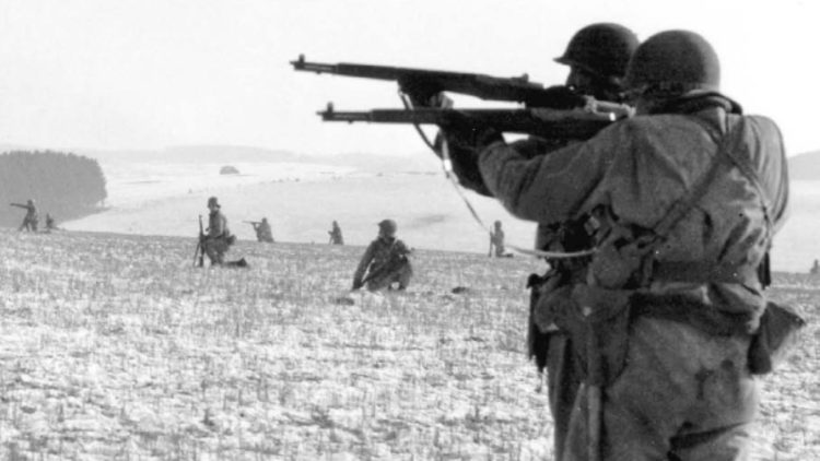 Christmas Heroes: Five Medal of Honor Stories of Bravery and Sacrifice