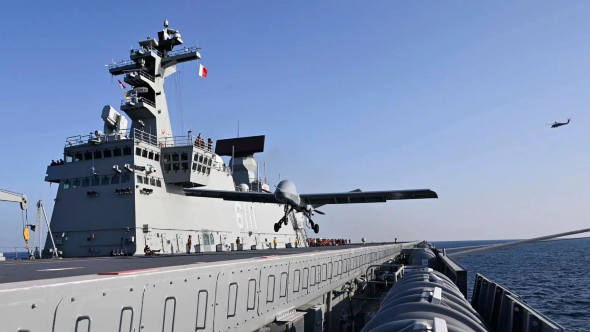 ROKS Dokdo - Gray Eagle STOL