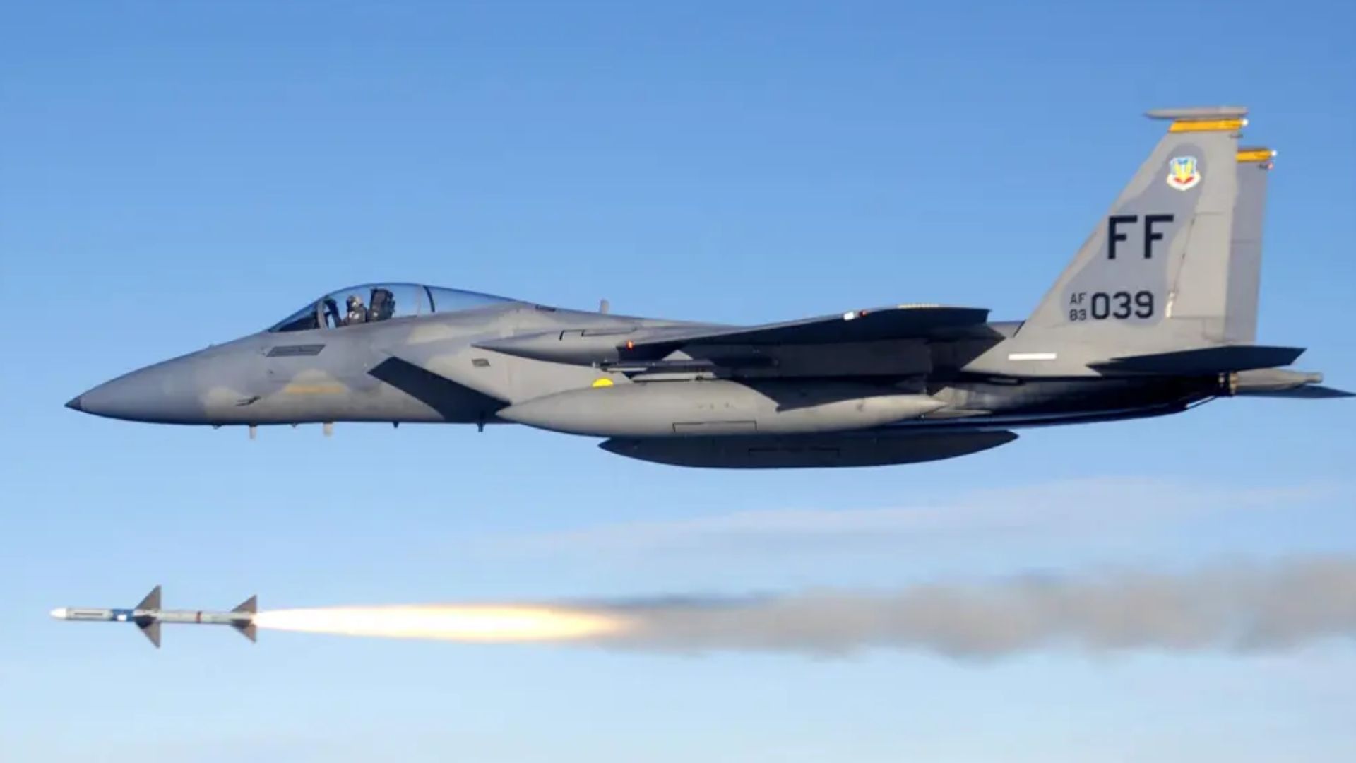 F-15 launch missile