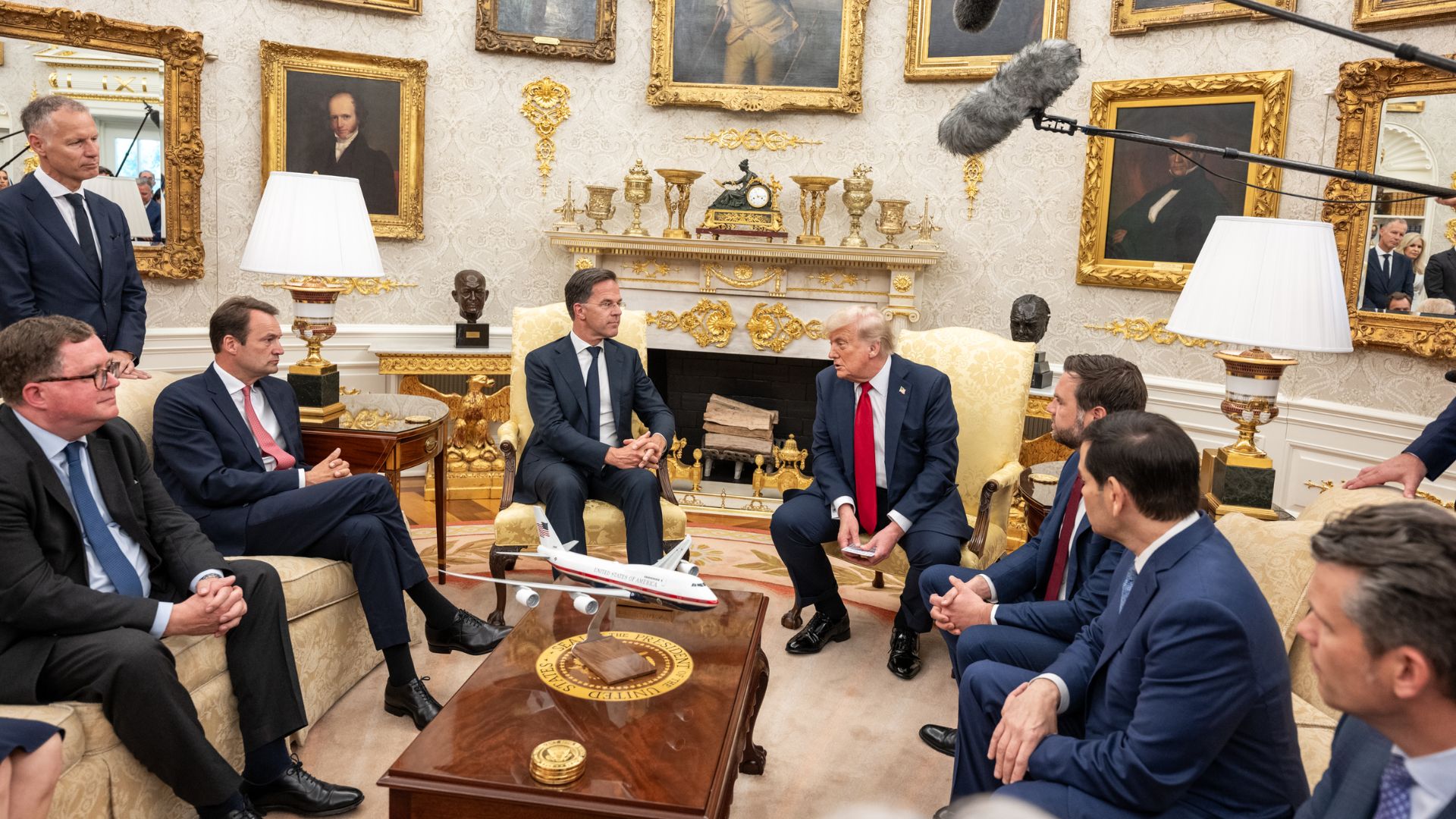 Trump, Rutte Oval Meeting