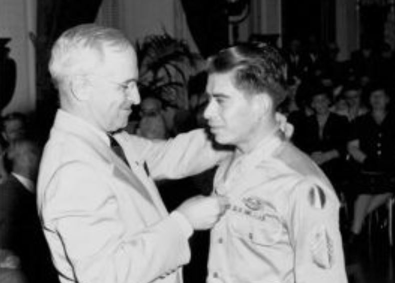 Garcia receives Medal of Honor