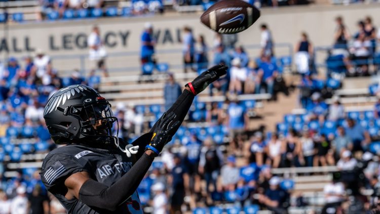 Morning Brief: Game On for Air Force-Navy Football Despite Shutdown, Taiwan Monitors Chinese Military Ahead of National Day