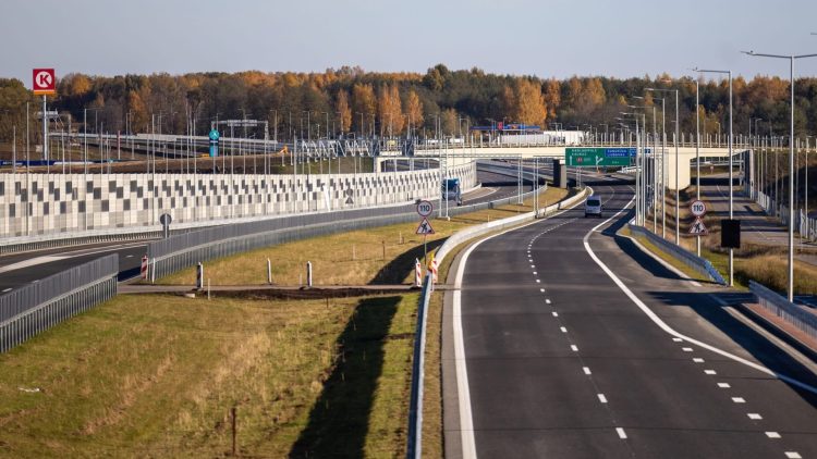 Evening Brief: Amazon Web Services Outage Cause Global Disruptions, Via Baltica Highway Opens, Iraq to Keep Small US Adviser Force