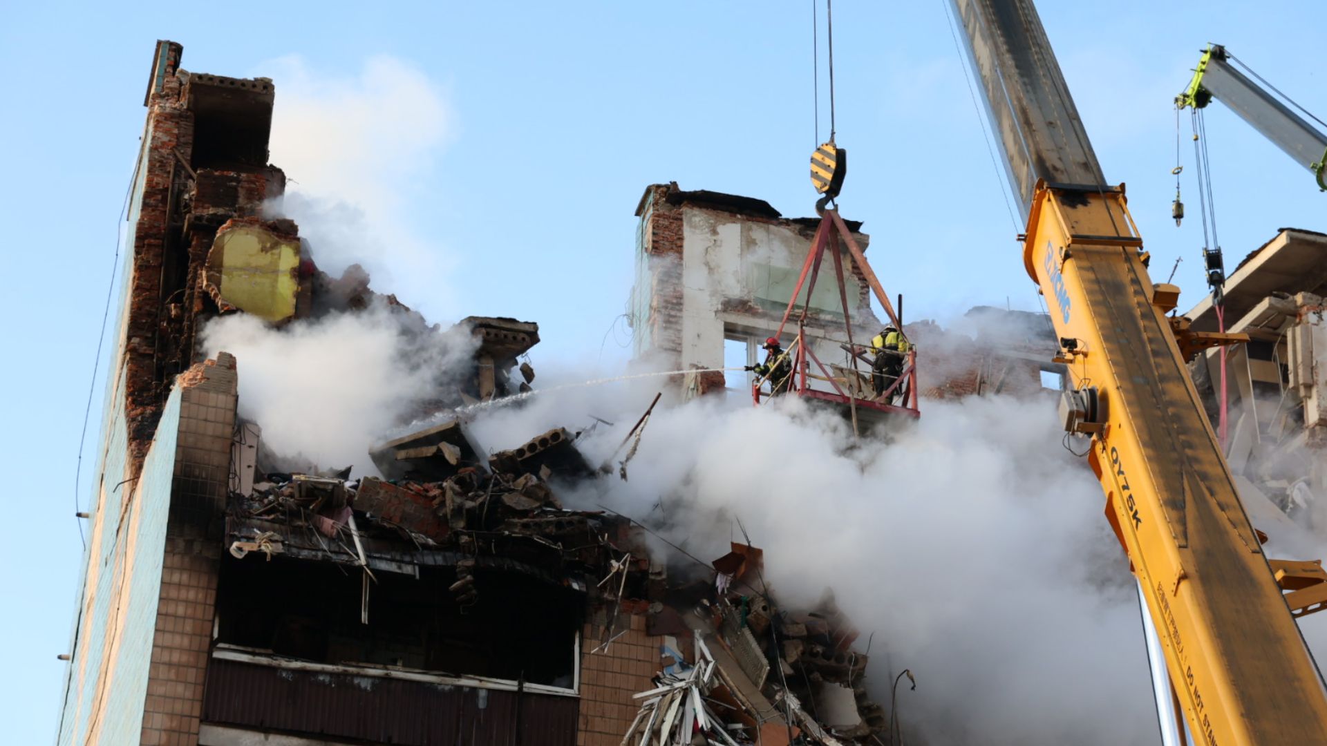 Morning Brief: North Carolina Immigration Crackdown Arrests 250, US Pressures Ukraine to Accept Peace Plan