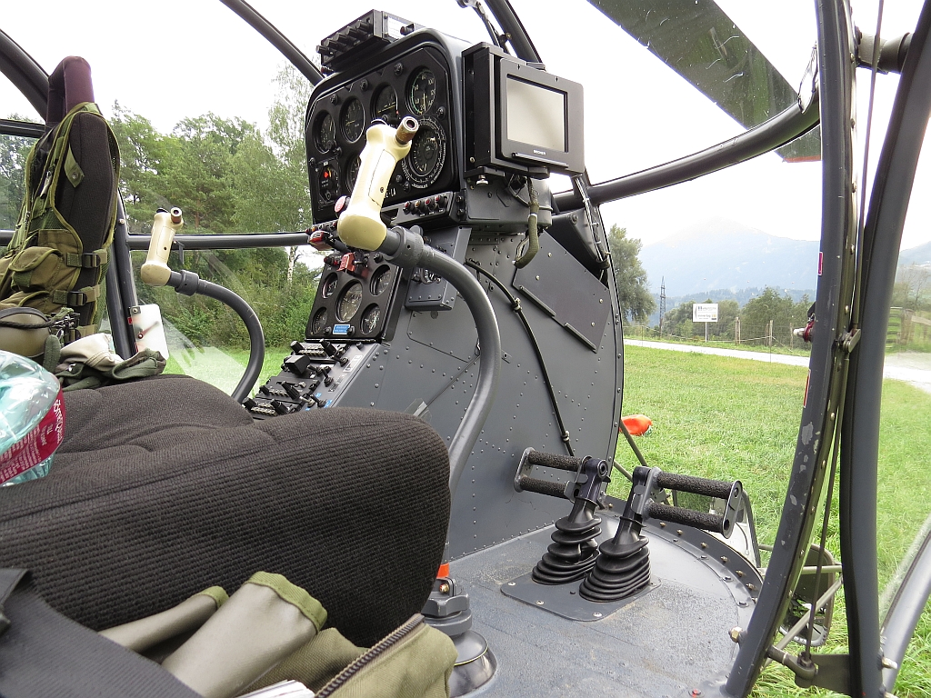 Alouette III cockpit
