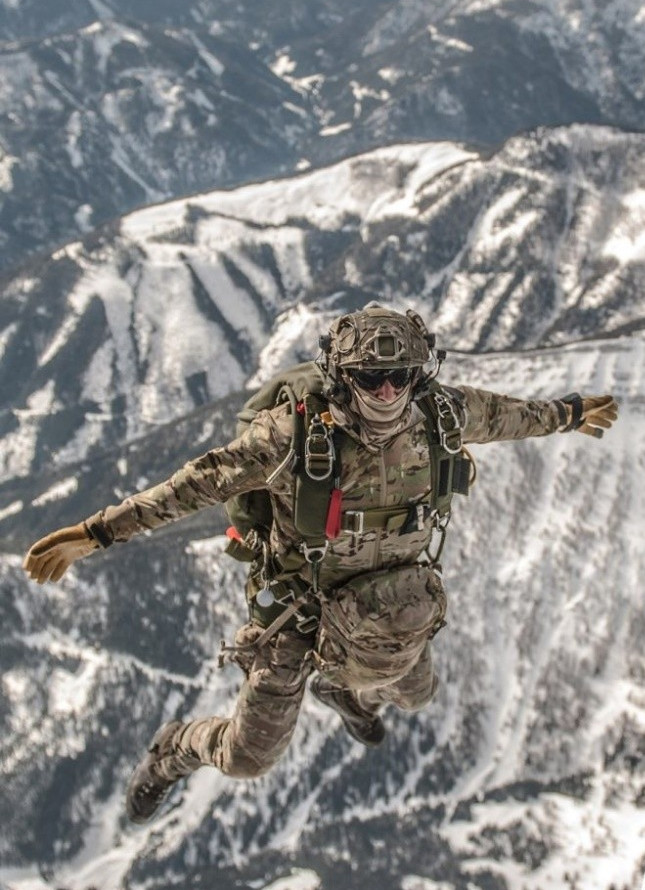 Jagdkommando freefall parachutist