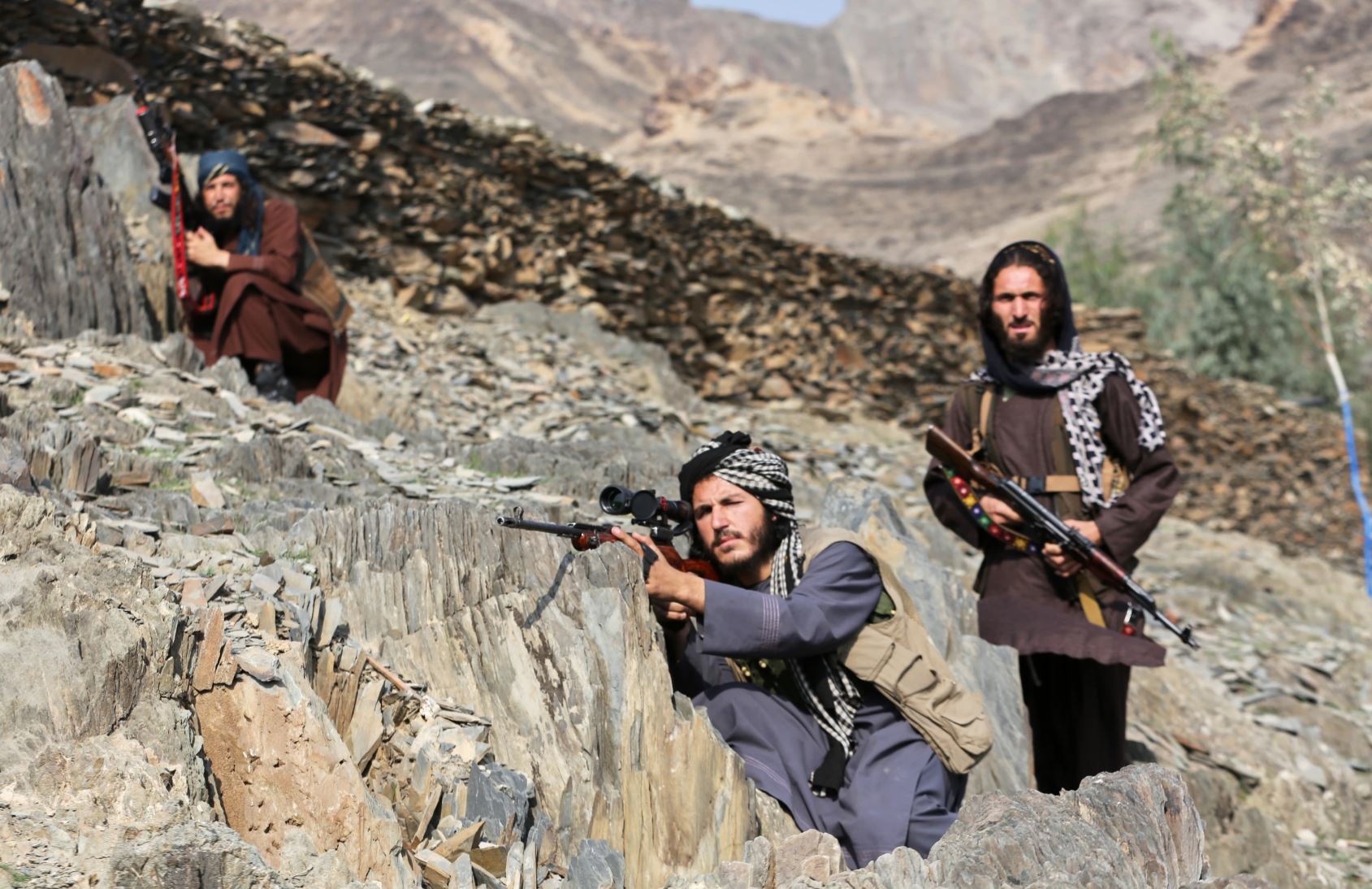 Evening Brief: Taliban Threats, Barracks Reform, and a Laser Mishap on the Border