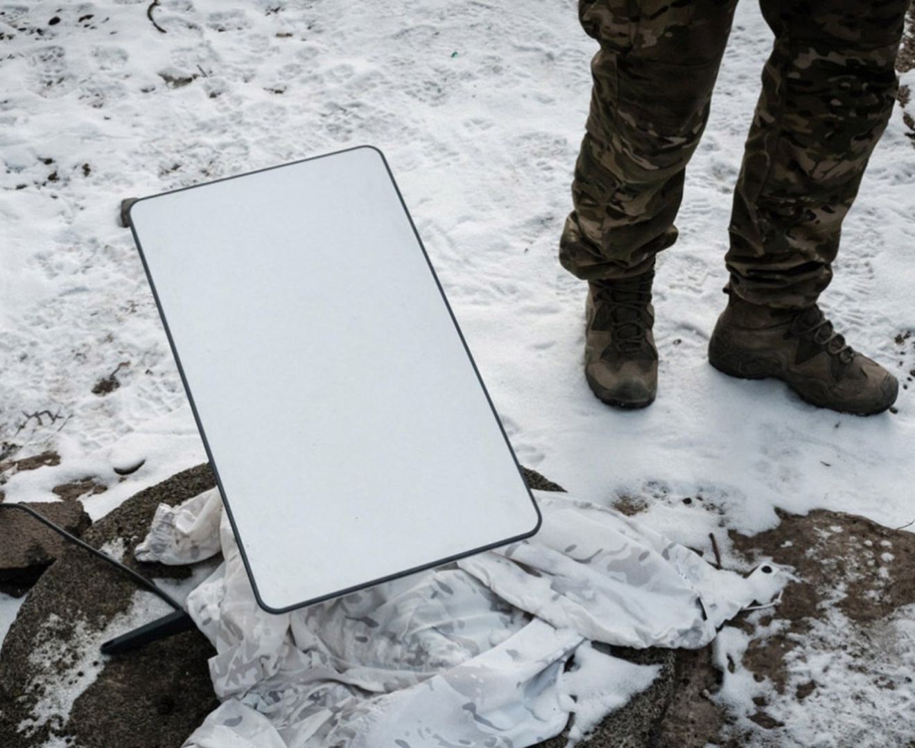 Ukraine soldier starlink